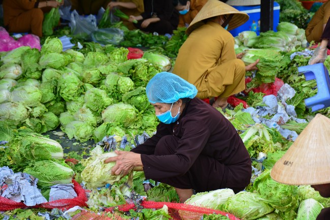 Continuing to support people in need in the Covid-19 pandemic of Hoang Phap Pagoda (series 4)